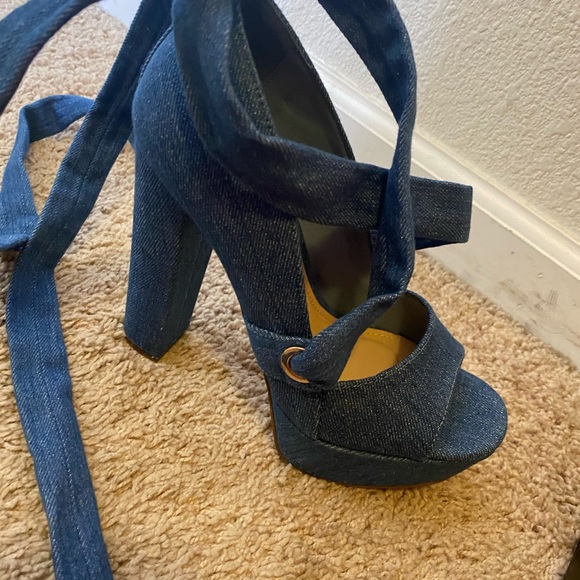 Used - Picture 3 of 3